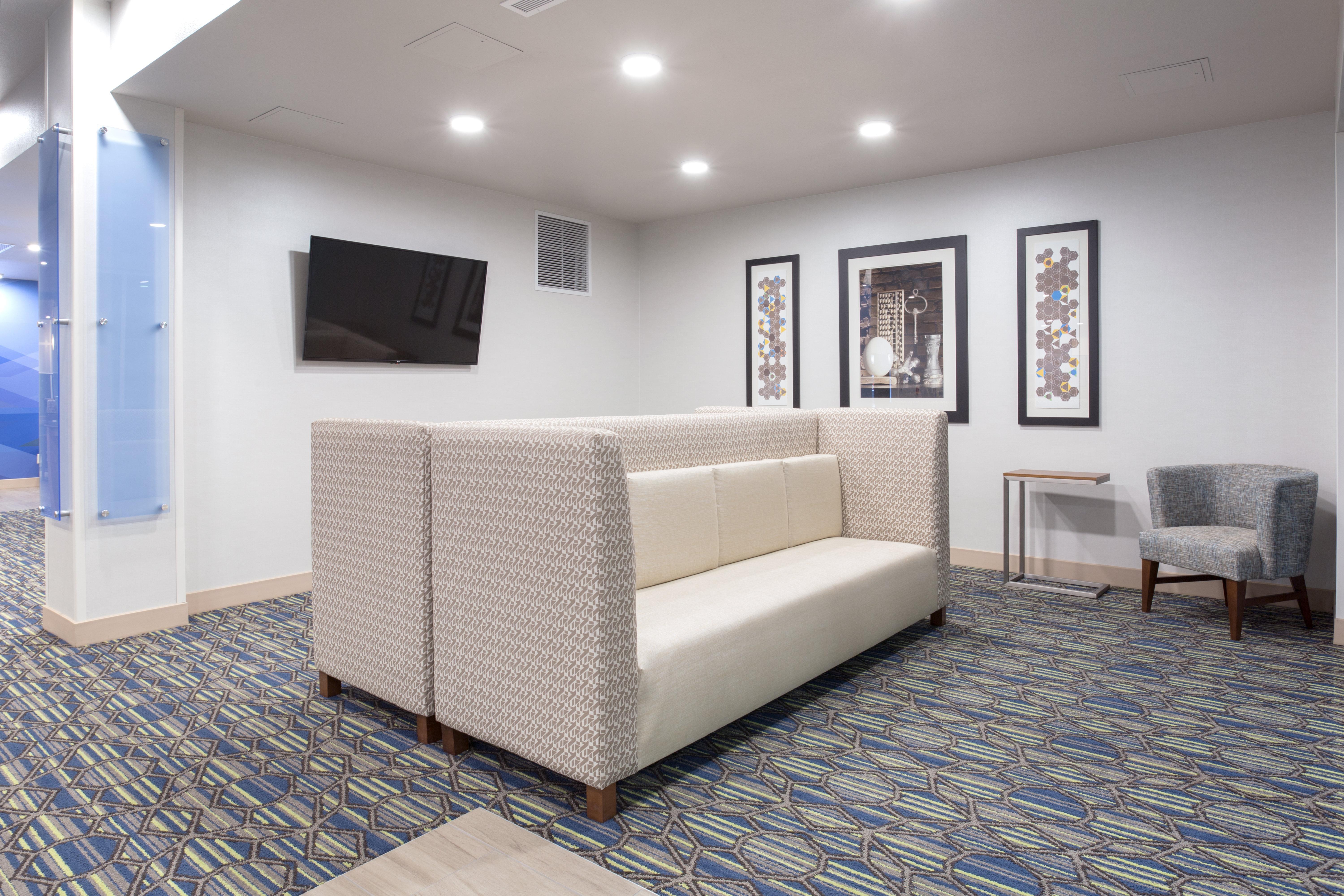 Holiday Inn Express & Suites Lincoln I - 80 By Ihg Εξωτερικό φωτογραφία