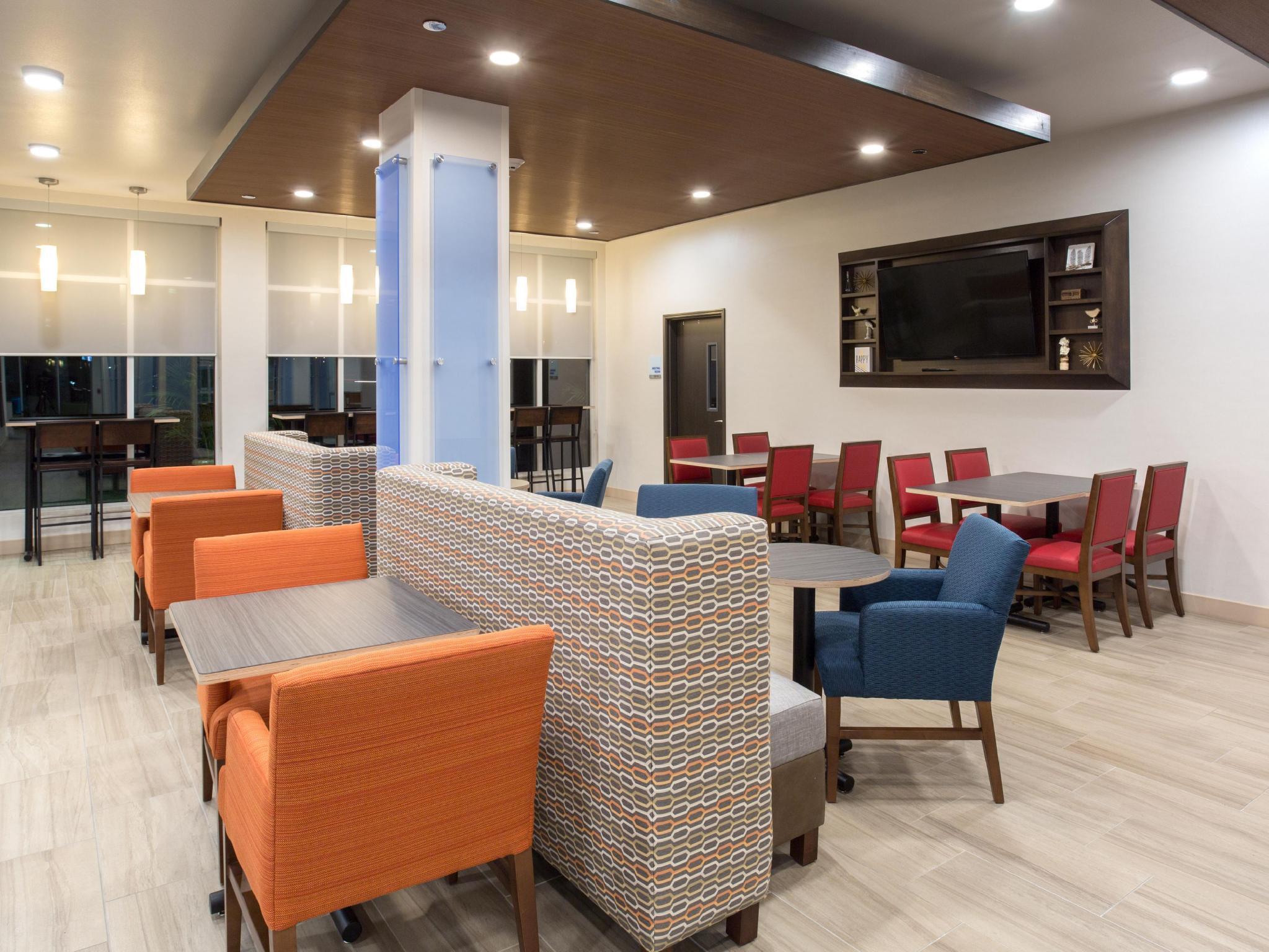 Holiday Inn Express & Suites Lincoln I - 80 By Ihg Εξωτερικό φωτογραφία